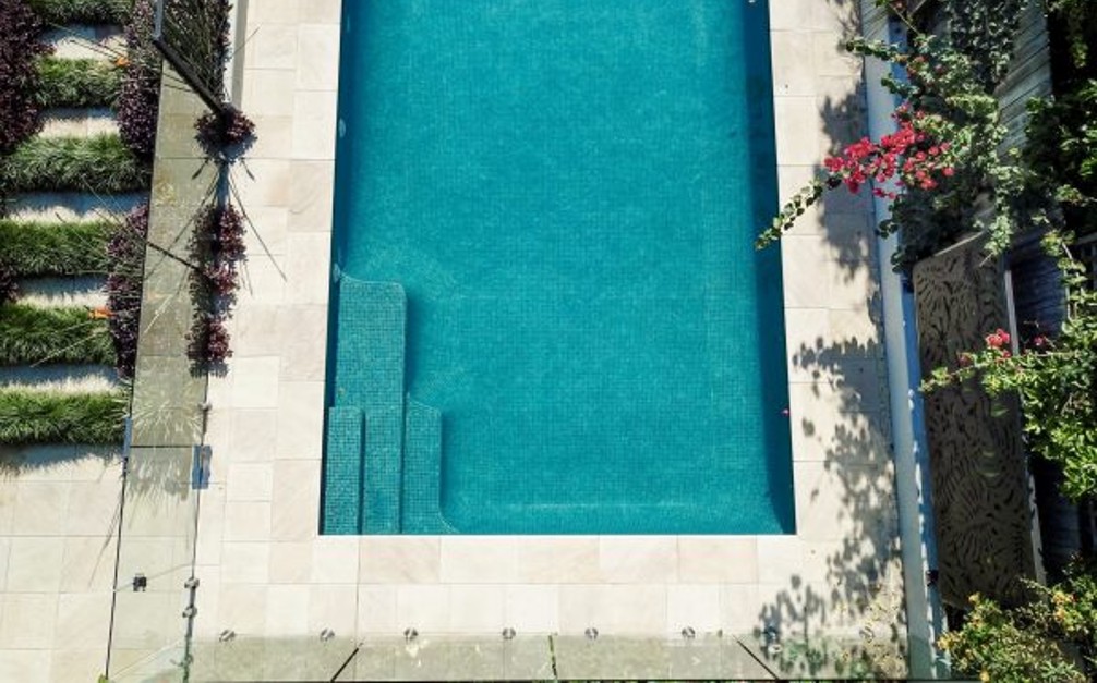 sandstone pool