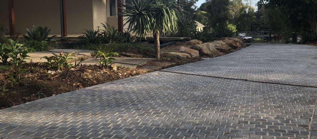 Silhouette-Grey-Granite-Cobblestone-Driveways