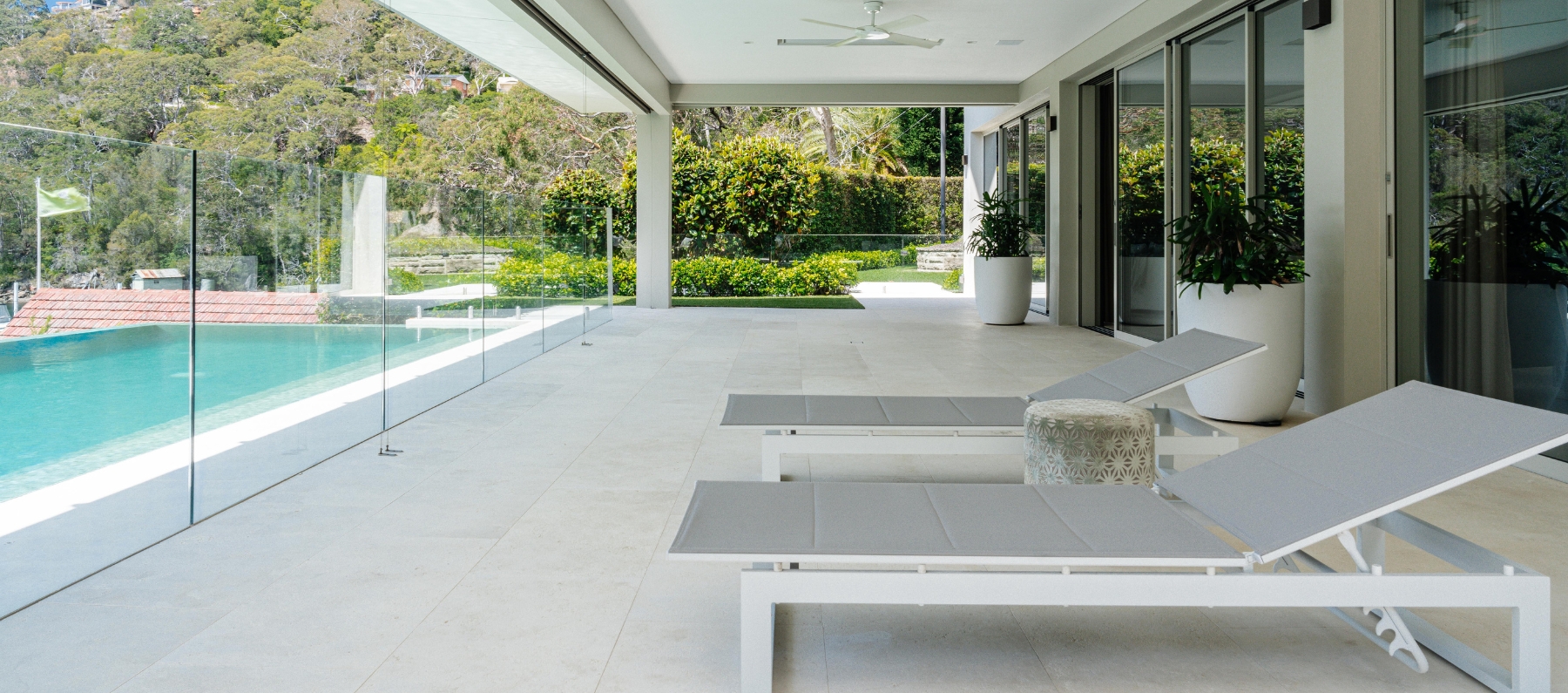 Roseville Chase Project_Crema Vialle Limestone_3 (1800x795)
