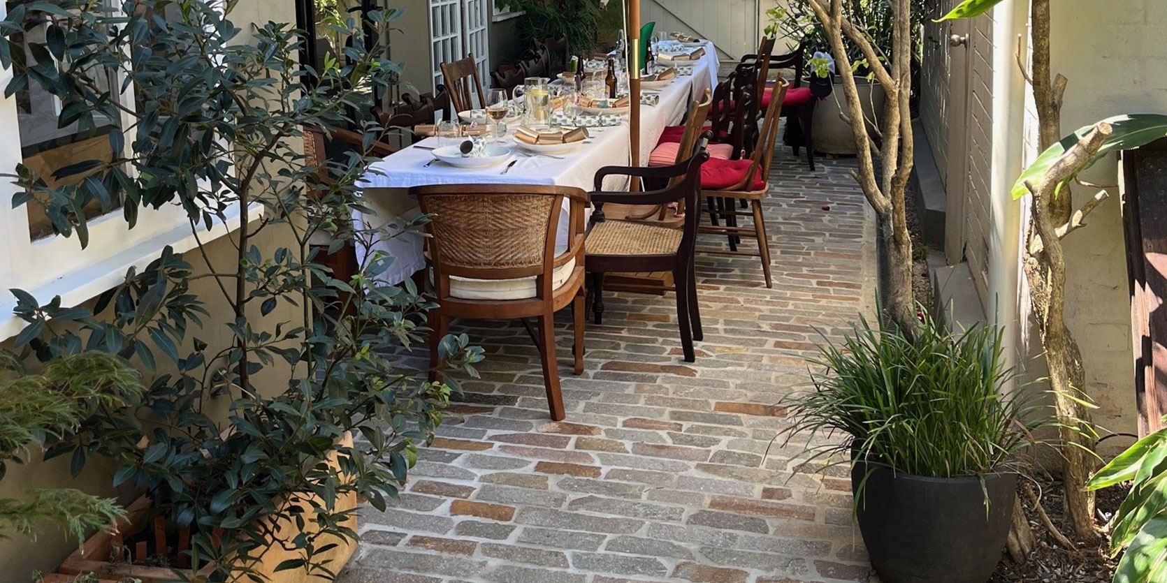 https://sareenstone.com.au/wp-content/uploads/2025/04/banner-mid-Lilyfield-Courtyard-Transformation-Italian-Filetti-Paving.jpg